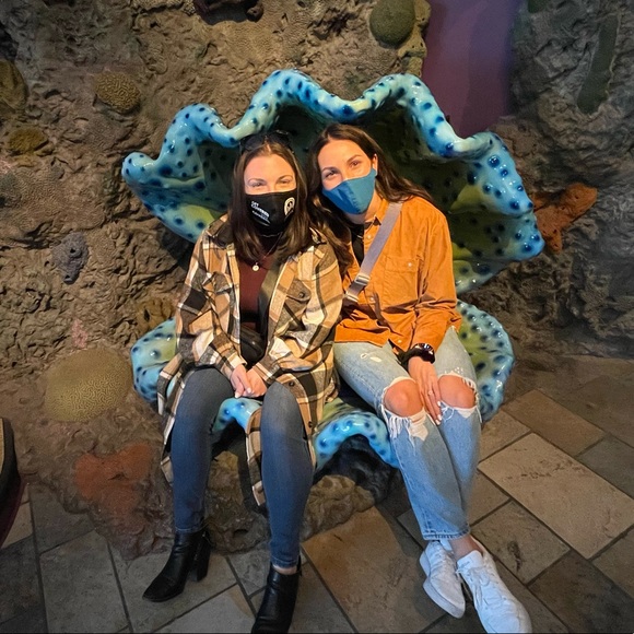 Meet your Posher, Lacey - Picture 1 of 4